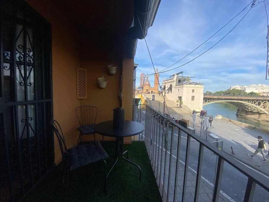 Apartamento Con Vistas Al Rio Sevilla Exterior foto